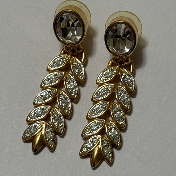 Jewelry - 3/$18 Elegant Leaf Earrings